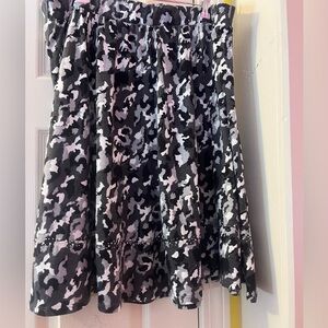 River & Rose Gray and White Camouflage skirt